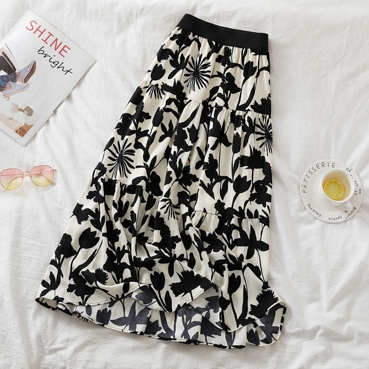 モノトーン 花柄 ロングスカート レディース スカート 膝下 ロング フレア フェミニン ウエストゴム かわいい 大人可愛い きれいめ 上品 おしゃれ かっこいい クール モード系 エレガント 春 夏