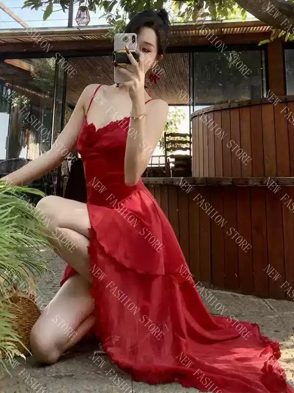 キャミソールドレスの女性-21