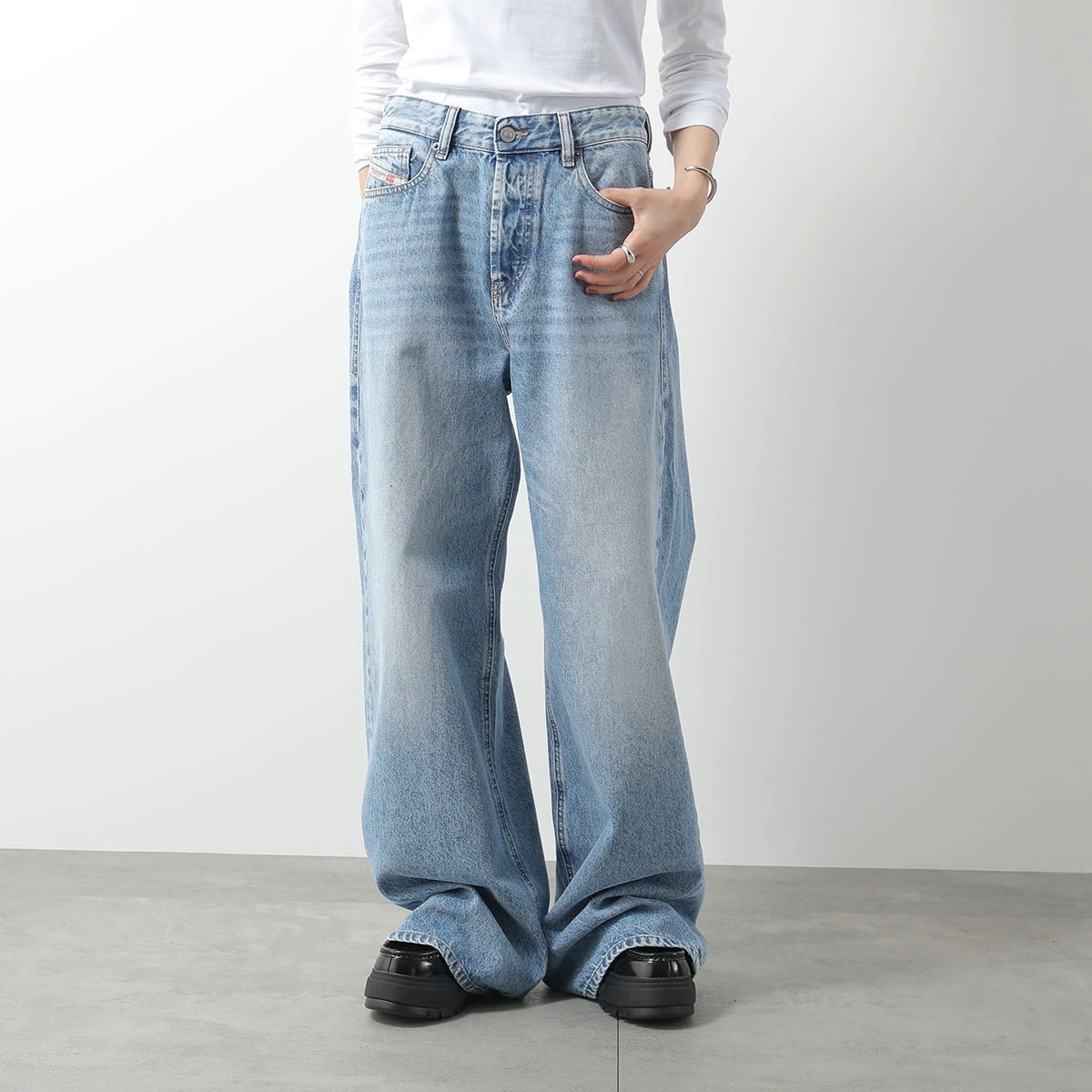 DIESEL ディーゼル ジーンズ Straight Jeans 1996 D-Sire 09i29 A06925 09I29 レディース ワイド デニムパンツ ジーパンGパン 01