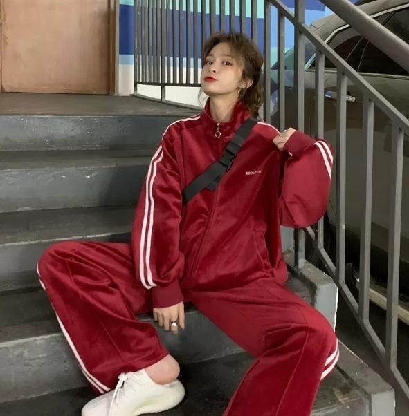 セット ブルゾン ストレートパンツ 長袖 クルーネック スタンドカラー デザイン 美ライン ニュアンス ファスナー ラインデザイン ジャージ 2点セット ツーピース お得 2点セット リラックス