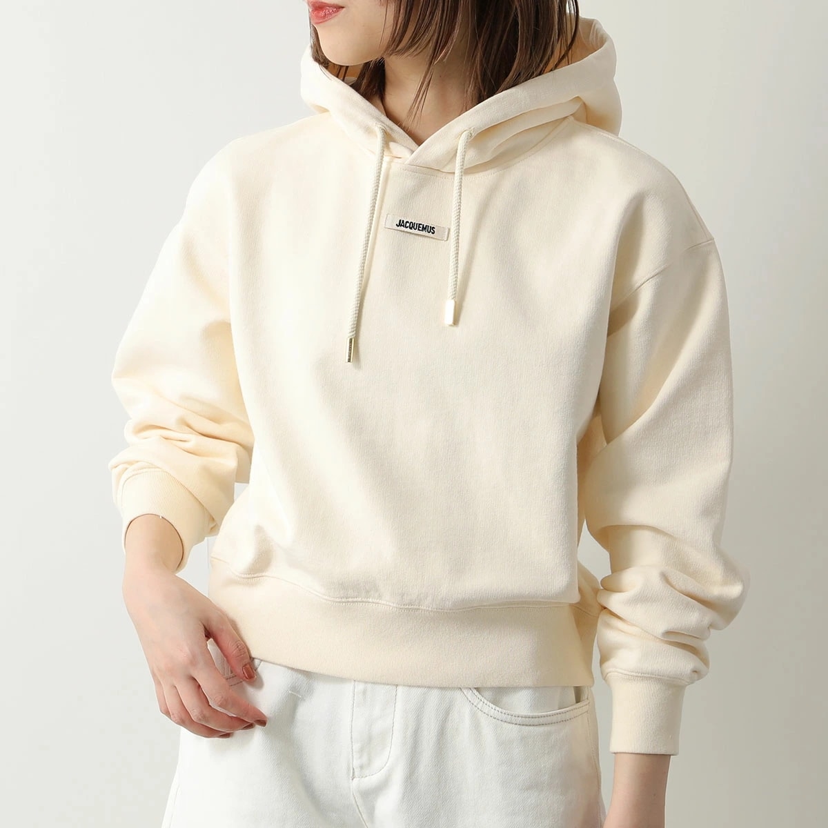 JACQUEMUS ジャックムス パーカー Le hoodie Gros Grain 241JS162 2341 レディース フーディー プルオーバー クロップド ロゴ 130/LIGHT-BEIGE
