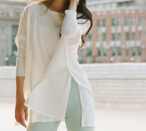 カットソー レディース ロング 長袖 ラウンドネック スリット 抜け感 かわいい 大人可愛い きれいめ シンプル カジュアル 透け感 無地 春 秋 ママ 学生 お出かけ 着回し ホワイト トップス