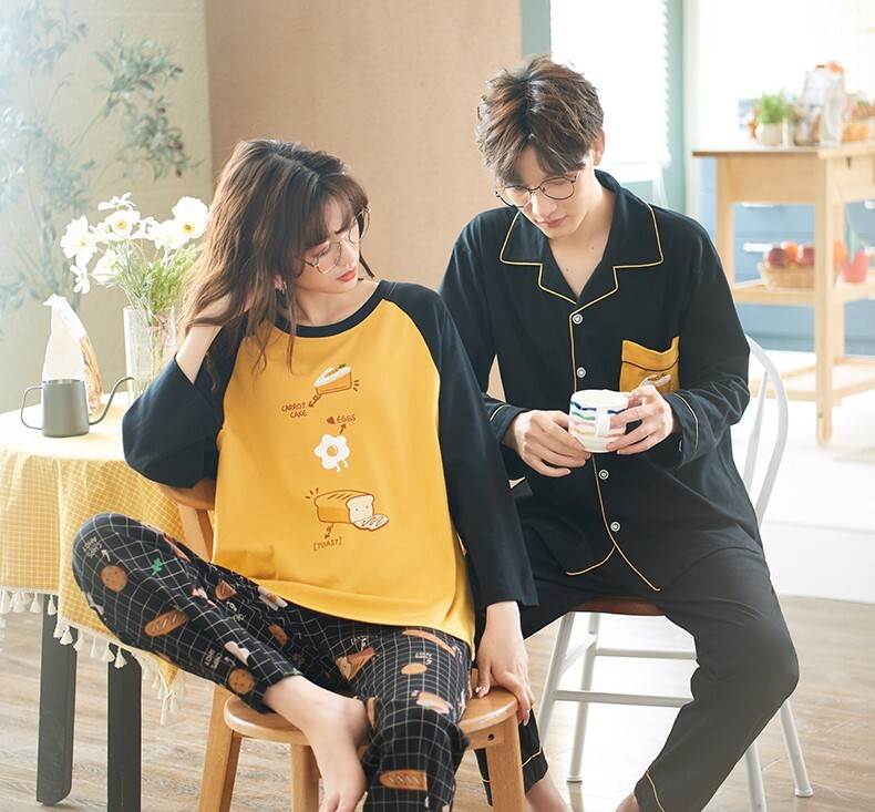 ペア パジャマ カップル ブレッド メンズ レディース 長袖 Tシャツ ラウドネック 開襟 胸ポケット チェック柄 長ズボン かわいい 存在感 春 秋 黄色 紺 セットアップ 楽ちん M L XL 2