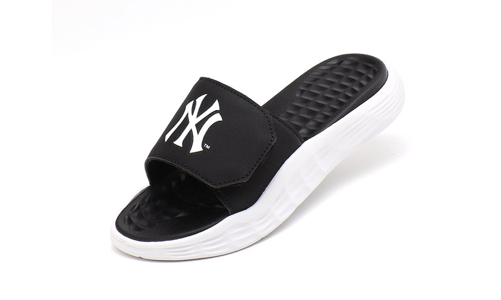 Qoo10] エムエルビー ニューヨークヤンキーススリッパ/ユニセッ