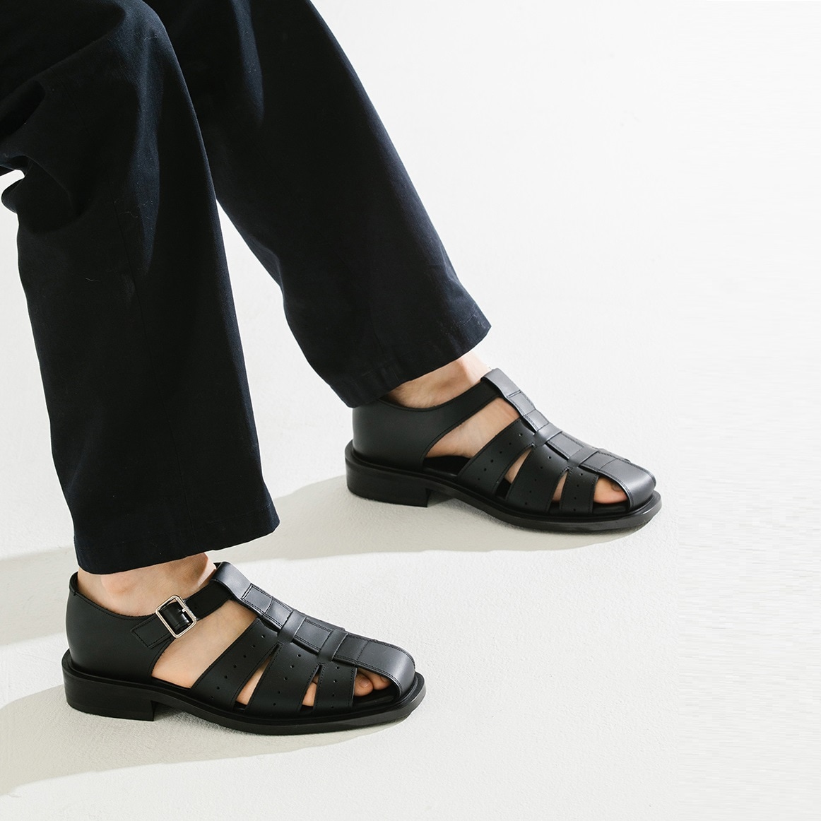ROMANTIC MOVE [韓国スタイルファッション] 24S/S Grace Fisherman Sandal R21M052 (Black)