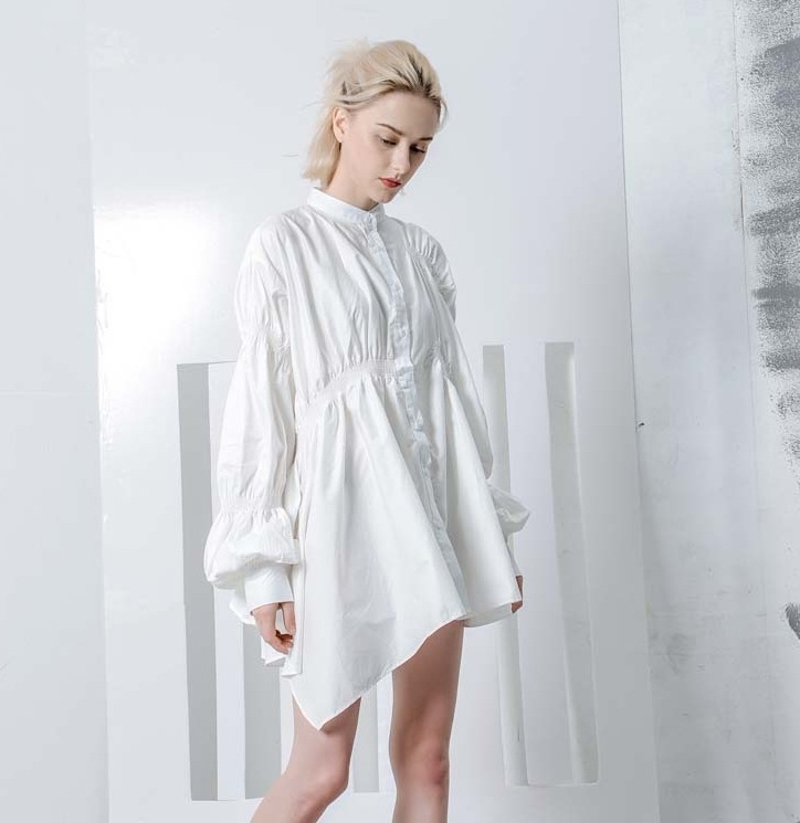 シャツ ブラウス チュニック 膝上 膝丈 長袖 襟付き ノーカラー フレア アシンメトリー セミフレア ウエストゴム 薄手 大人可愛い きれいめ おしゃれ 春 秋 デート お出かけ 白 黒