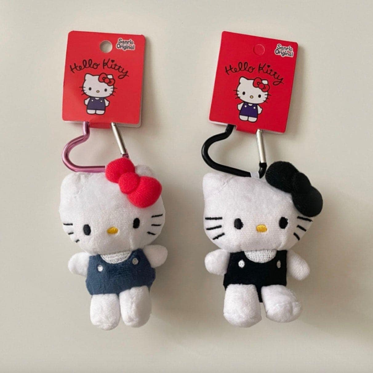 【2個買うと1個無料】サスペンダーパンツ キティちゃん人形 キーリング キーホルダー