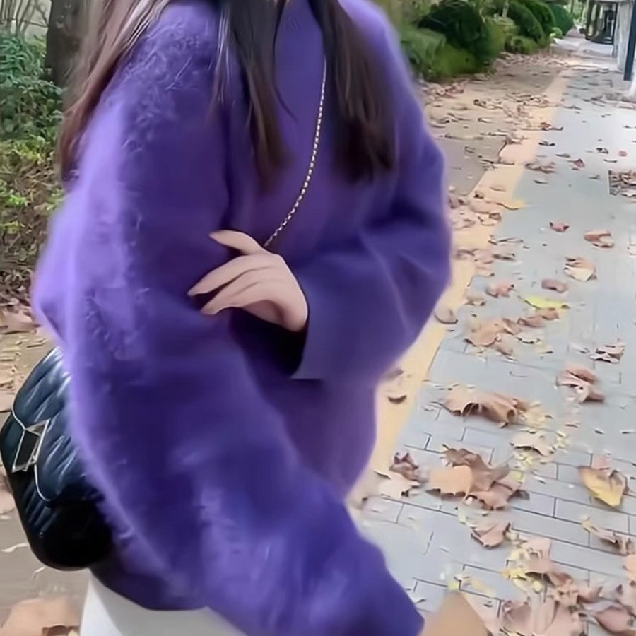 秋と冬の女性のためのセクシーな紫色のセーター柔らかくワックスのような暖かい気質のトップ