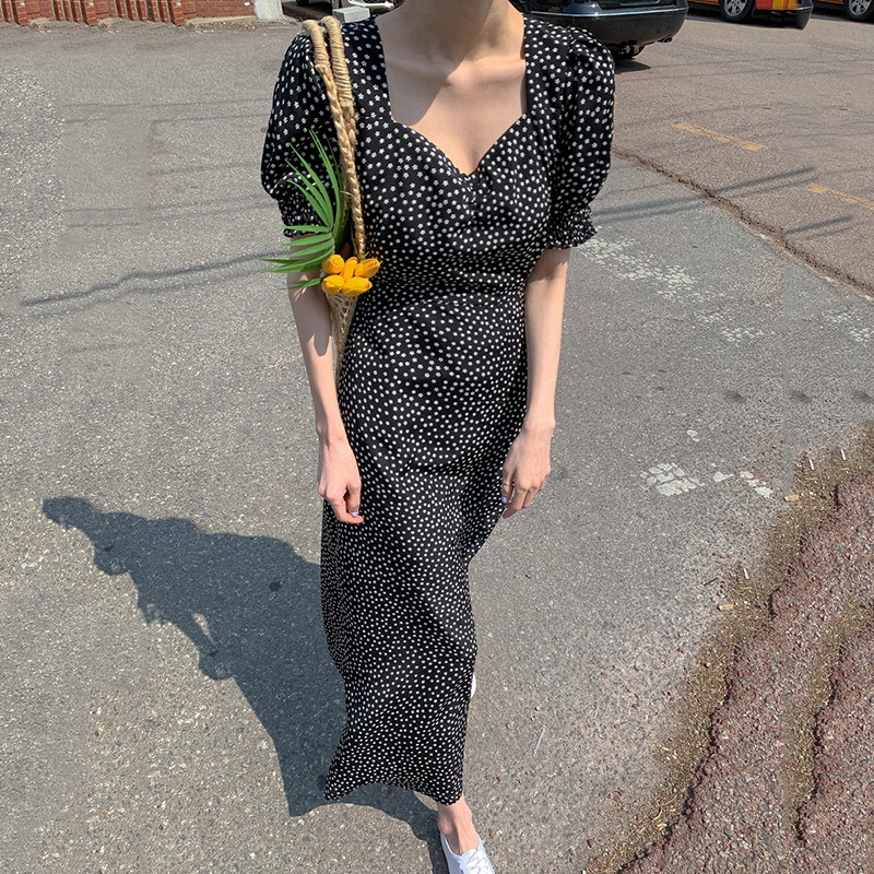 小花柄ワンピース ワンピース フレアワンピース ワンピドレス ロング ロング丈 袖あり 半袖 パフスリーブ スクエアネック スリム ウエストマーク ハイウエスト かわいい 大人可愛い きれいめ