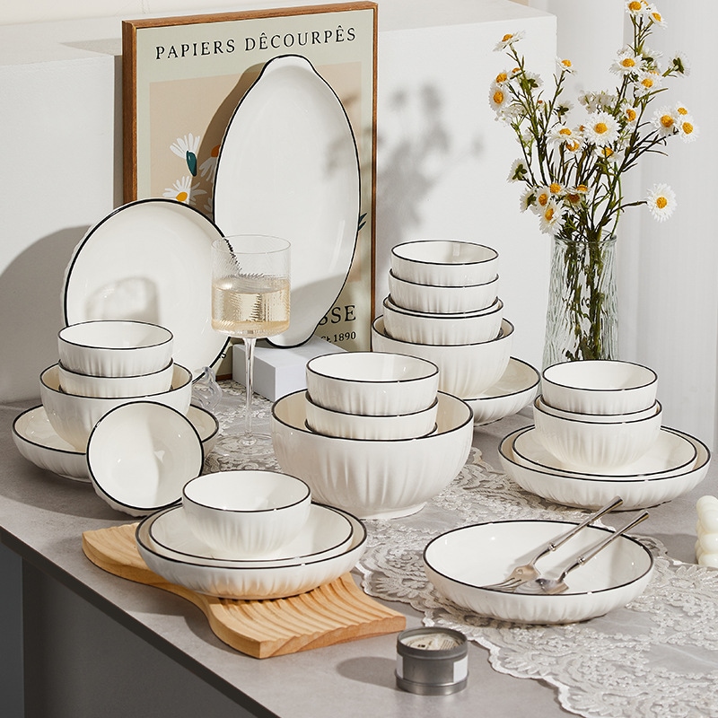 11 家庭用シンプルなエンボス加工されたボウルとプレートと箸の組み合わせ新しいセラミック食器セット