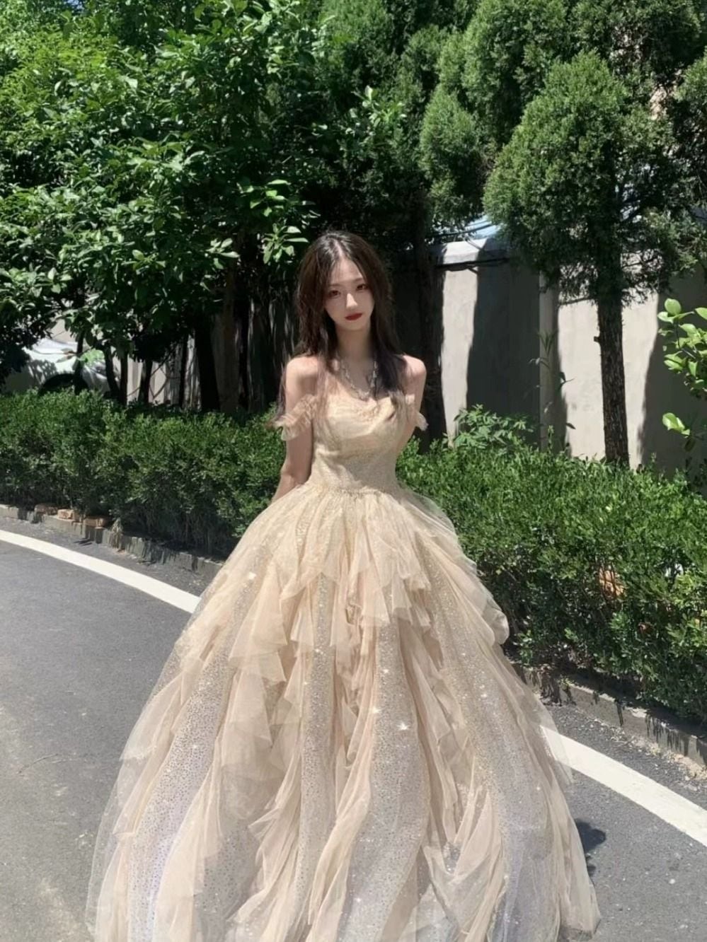 シャンパン色タキシードスカート2024新型超仙気高級感軽贅沢小衆成人礼公宴司会者