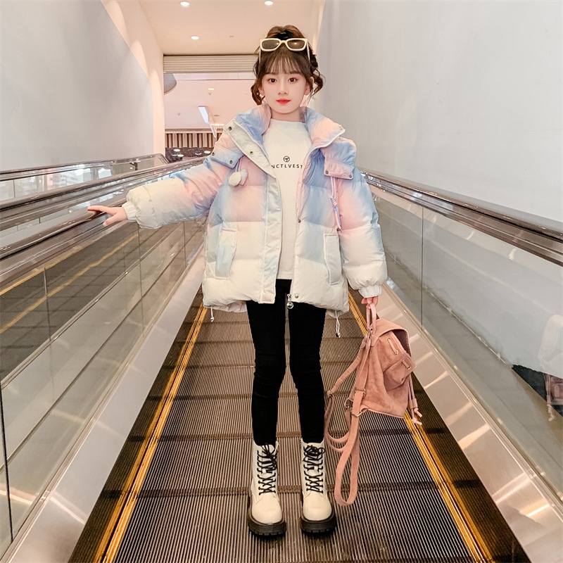 女の子の韓国版ダウンジャケット2024冬の新型子供の洋気が厚くなった秋冬服の大童白鴨パイルコート