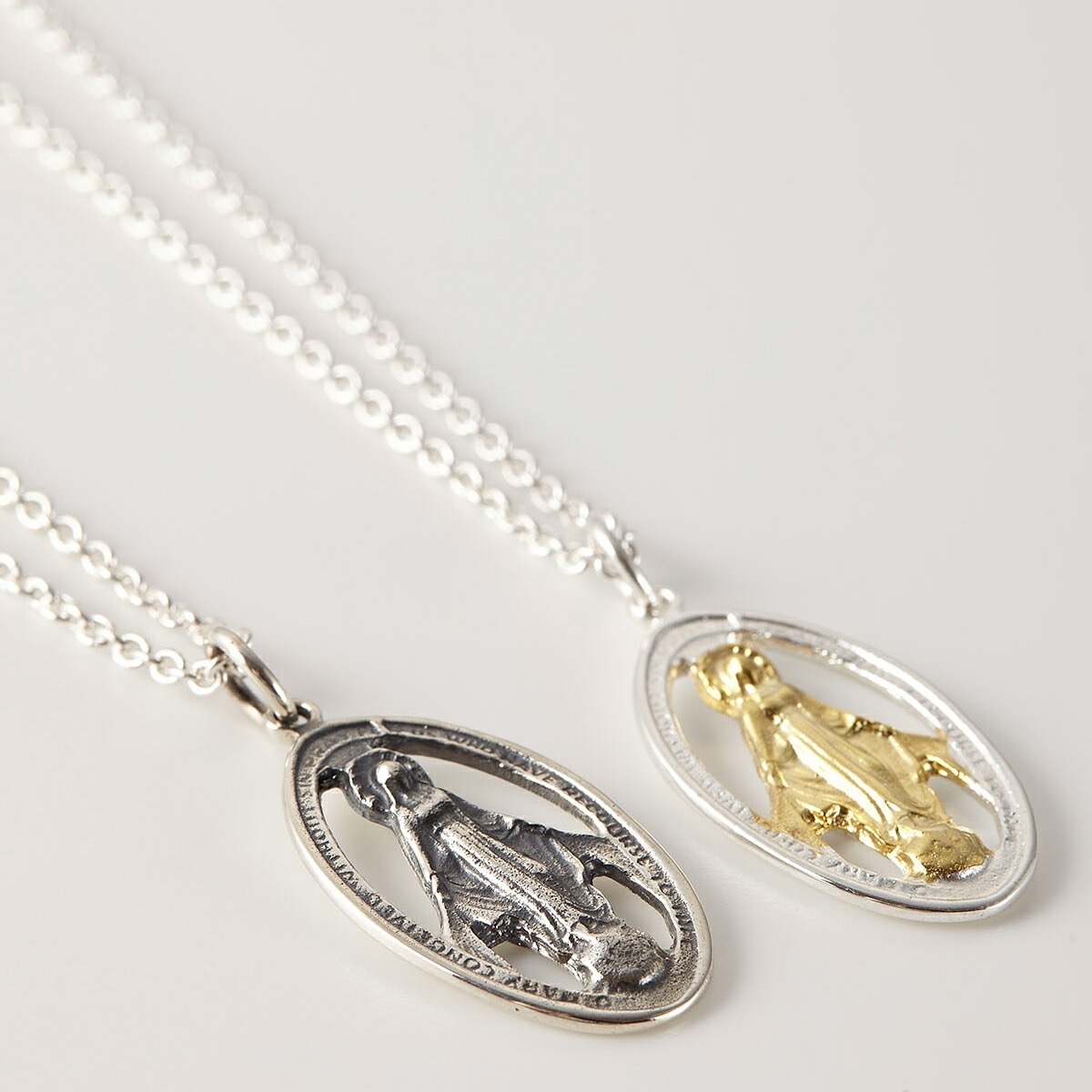 ネックレス レディース メンズ シルバー925 女神 聖母マリア 透かし オーバル シルバー ゴールド 選べる２色 大きめ カッコイイ キレイ お洒落 プレゼント ギフト 贈り物 記念日 誕生日 ご褒 6,863円