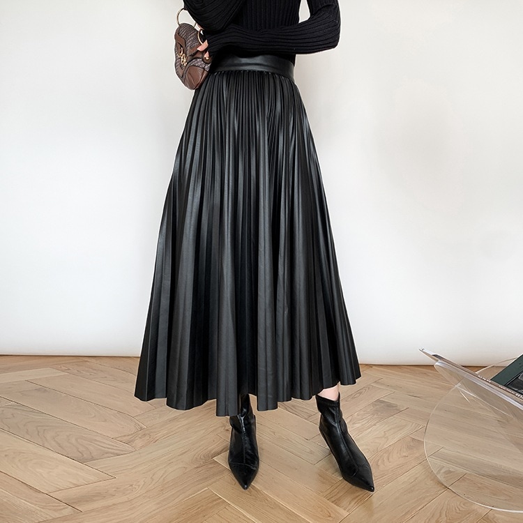 レザースカート ボトムス スカート プリーツスカート ミモレ ミモレ丈 Aライン プリーツ レザー PU かわいい 大人可愛い きれいめ 大人 上品 おしゃれ お洒落 かっこいい スタイリッシュ 7,260円
