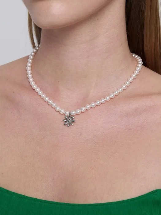 Daisy and Pearl Necklace 6mm 韓国コスメ 韓国ブランド レディースファッション アクセサリー ピアス 指輪 イヤリング 韓国人気 アイドル