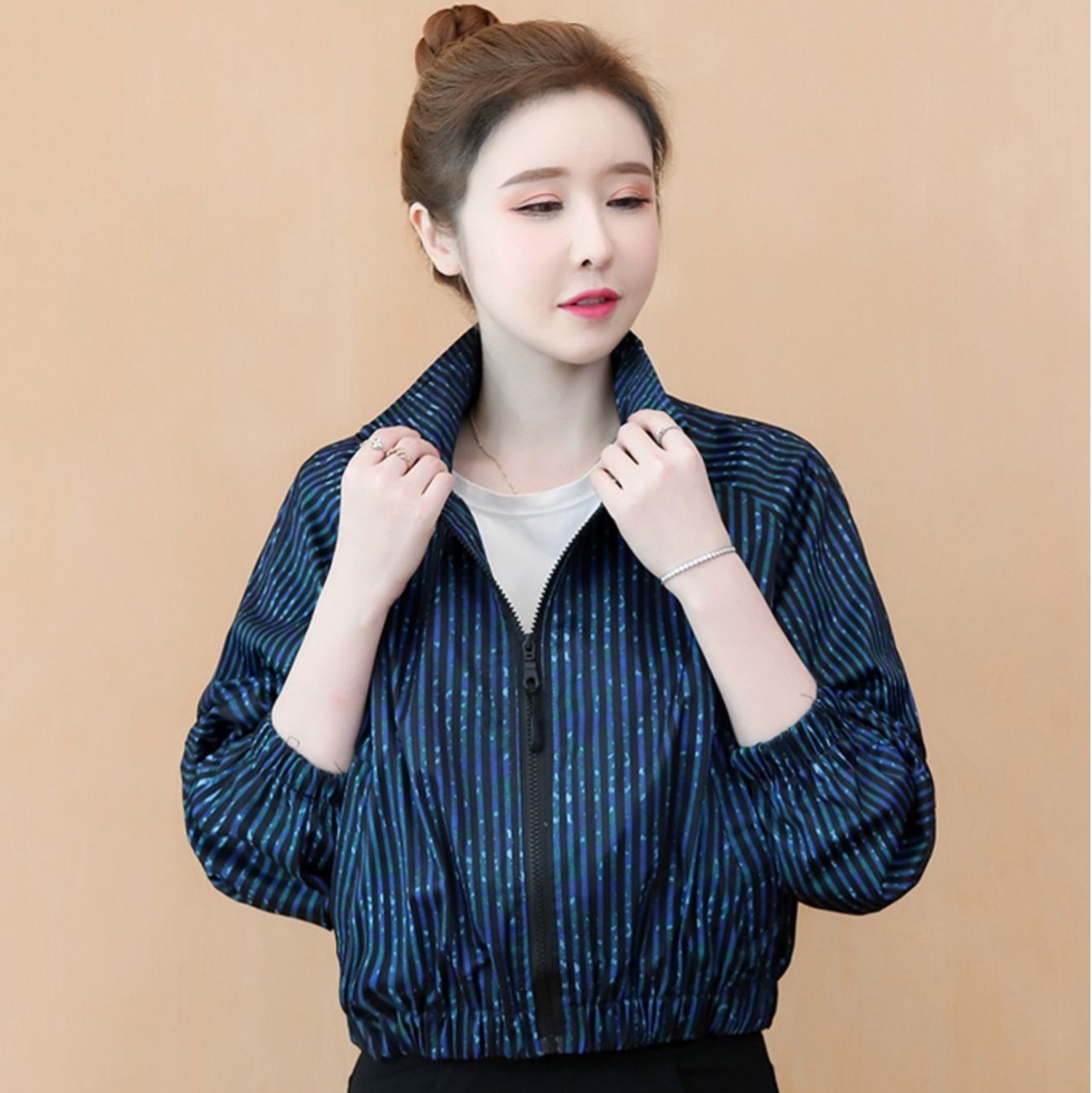 アウター ブルゾン ジャケット シャンパー 上着 ショート ショート丈 袖あり 長袖 スタンドカラー かわいい 大人可愛い きれいめ カジュアル 大人 上品 おしゃれ お洒落 レトロ 大人女子