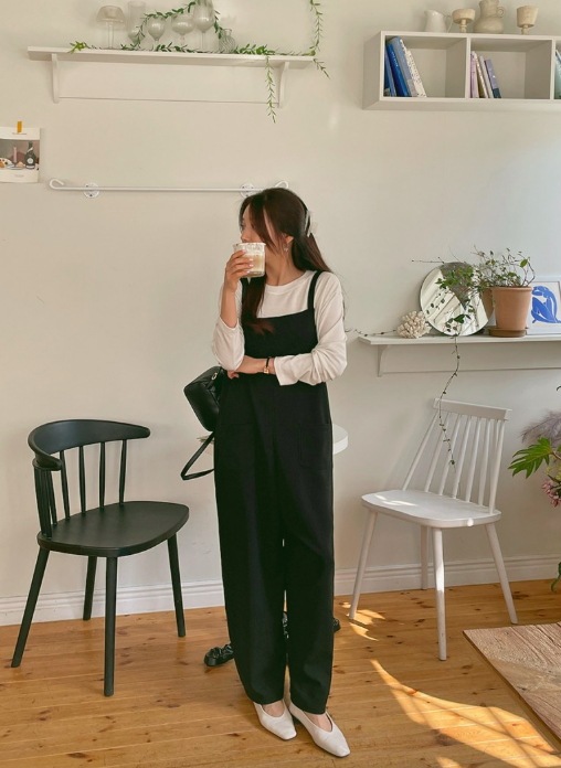 オールインワン サロペット ワイドパンツ ミディアム丈 袖なし スクエアネック 襟なし ストレート ワイド ポケット 薄手 かわいい 大人可愛い きれいめ シンプル カジュアル 大人 おしゃれ お洒落