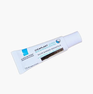 シカプラスト レブルリップバーム