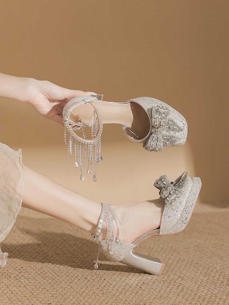 フレンチメアリージェン花嫁の主婚靴厚底神器太と中空ハイヒール女婚約年会クリスタル靴春