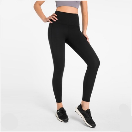 ボトムス レギンス ヨガレギンス 9分丈 アンクル丈 スリム タイト 細身 ハイウエスト シンプル おしゃれ お洒落 かっこいい 大人女子 こなれ感 ラフ スポーティー 主役級 存在感 抜け感 無地