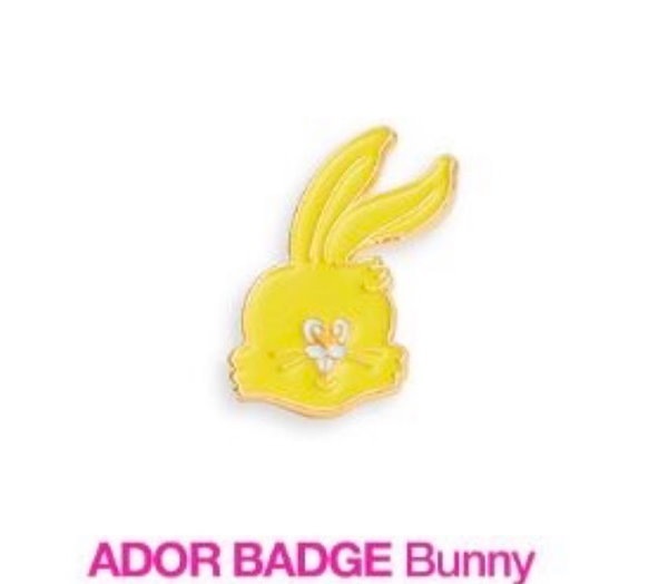 newjeans ポップアップストアADOR BADGE Bunny
