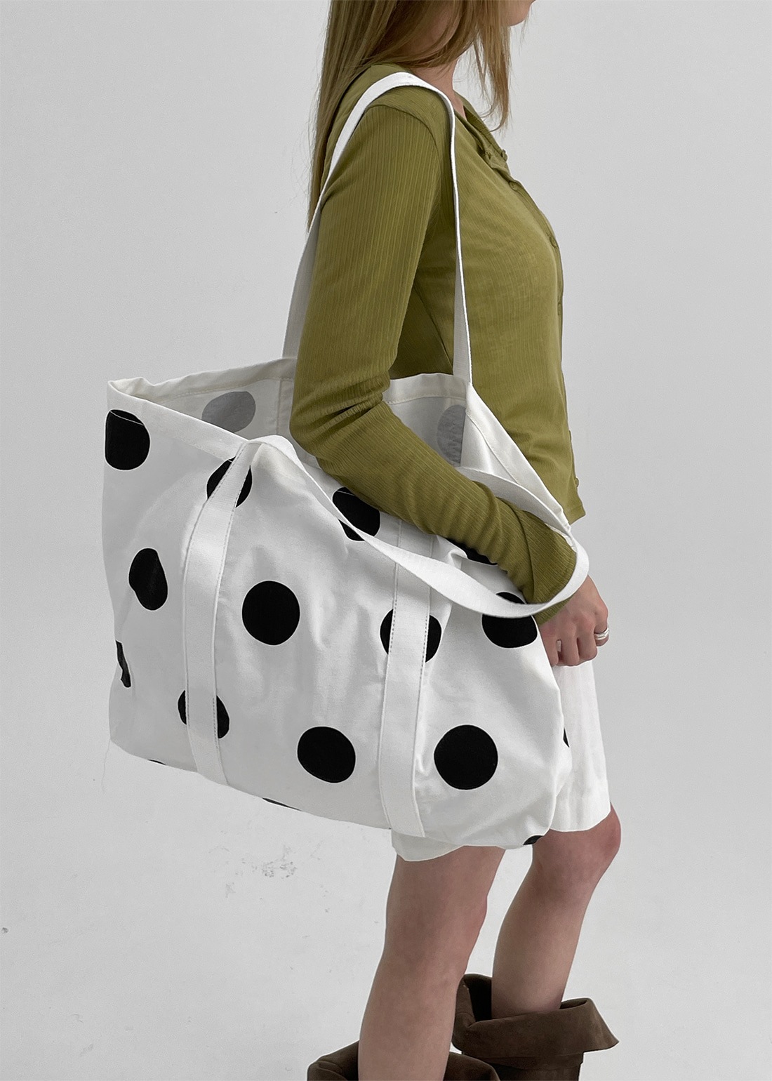 ローニングツドットビッグショルダーバッグ