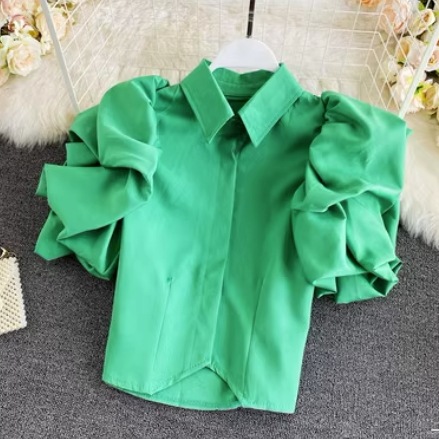 ボリューム袖シャツ ブラウス 白シャツ ショート丈 袖あり 半袖 5分袖 ボリューム袖 パフスリーブ 襟付き タイト 細身 シフォン デニム 大人可愛い きれいめ 大人 上品 おしゃれ お洒落
