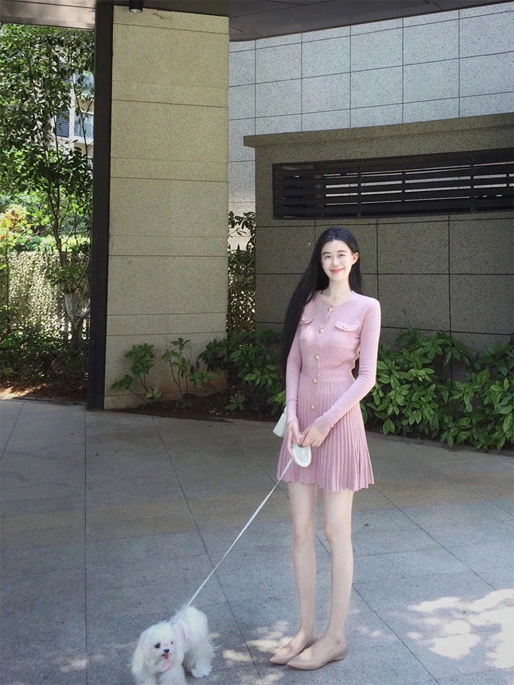 ワンピース 韓国 ワンピース 早秋の雰囲気をまとったニットワンピースウエストマーク付き長袖プリーツミニスカート