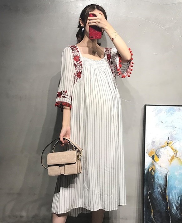 1887.花柄刺繍ワンピース（ホワイト）2019 春夏 sale 春夏 sale ドレス ロング マタニティ お呼ばれ パーティー 結婚式 披露宴 二次会 女子会 レストラン デート