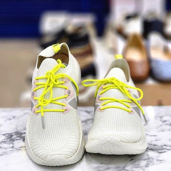 女性超軽量コンフォートスリップオン3FN757