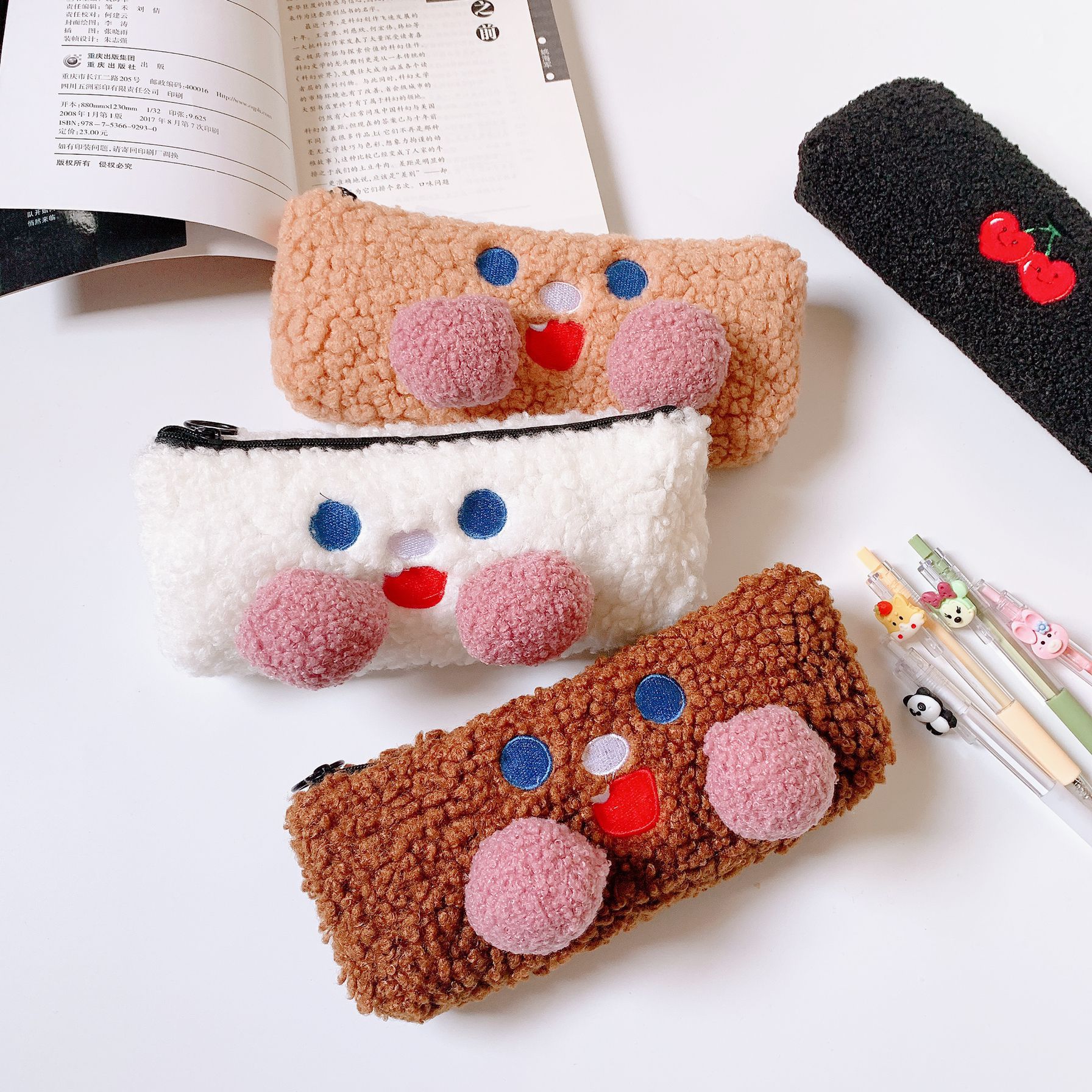 ぬいぐるみ かわいい ペンケース イン 韓国 かわいい 女の子 大容量 文具箱 小さな収納袋 クリエイティブ ステーショナリー- ホワイト