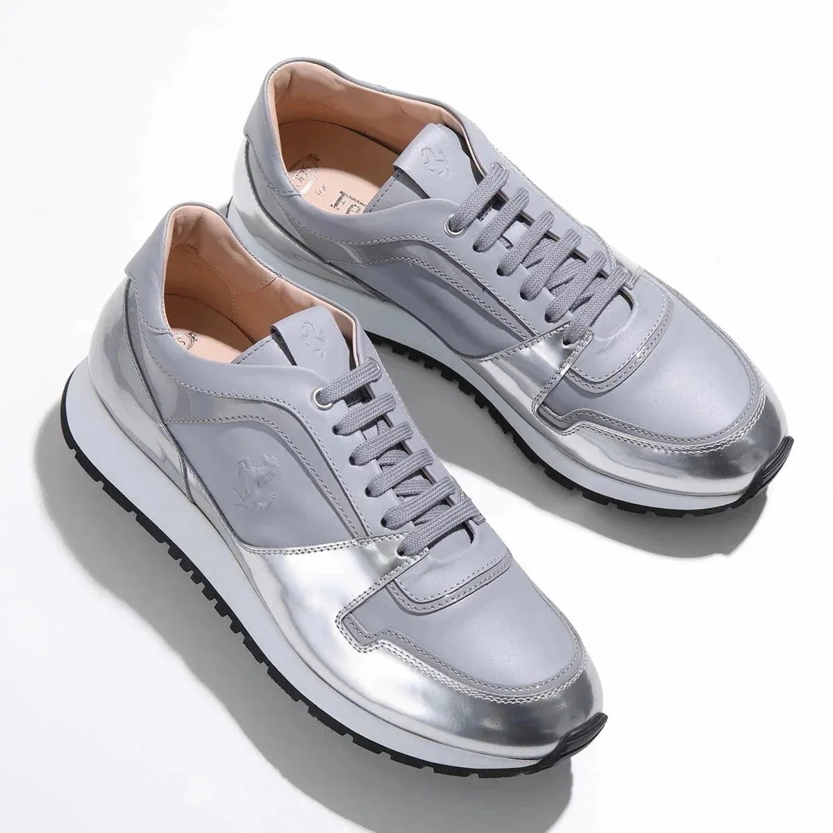 TODS × Ferrari トッズ フェラーリ コラボ スニーカー XRW0YO0V370DRQ レディース ローカット メタリック シューズ 靴 0ZM3/