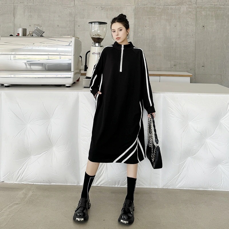 韓国風ミドル丈パッチワークデザインカジュアルフーディワンピース女性秋新作ゆったりシルエットで細身効果のある上品なAラインスカート