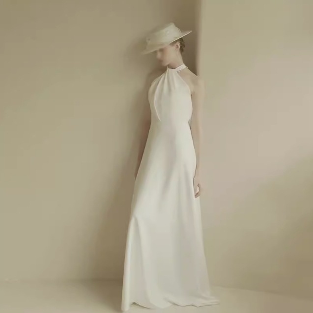 ドレス ワンピース ウェディング パーティー 結婚式 二次会 披露宴 マキシ 袖なし ノースリーブ ホルターネック Aライン きれいめ シンプル 上品 おしゃれ 清楚 無地 パーティー シーズンレス 10,644円