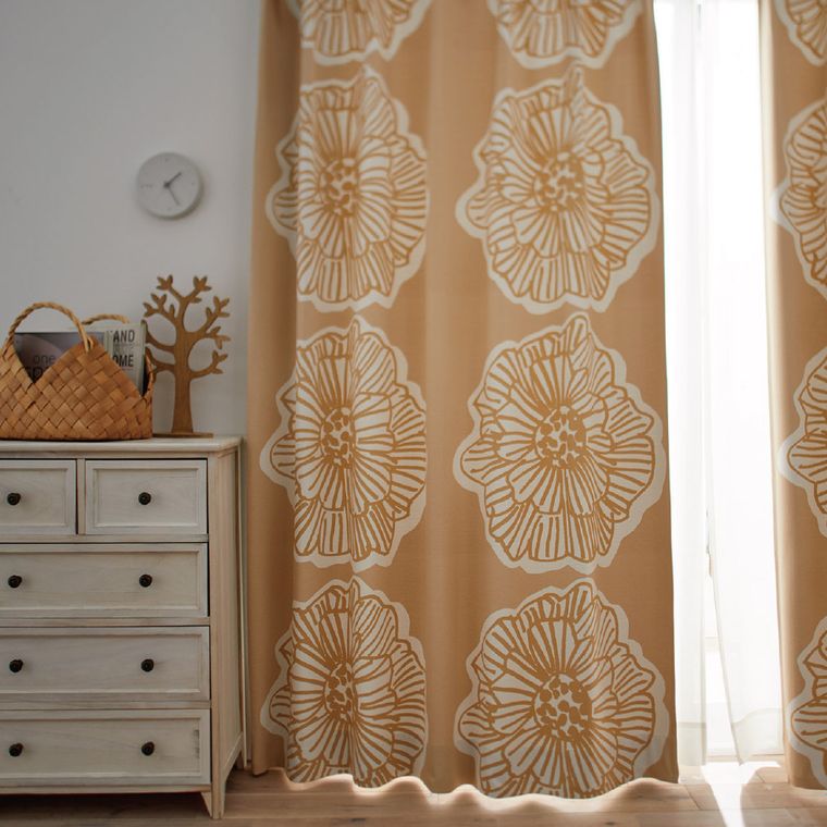 カーテン 遮光 2級 幅100x丈135cm (1枚入)大輪 花柄 フラワー 植物柄 腰高窓 100x135 日本製 おしゃれ 丸洗い 洗える 形状記憶加工 既製 リビング 新居 新築