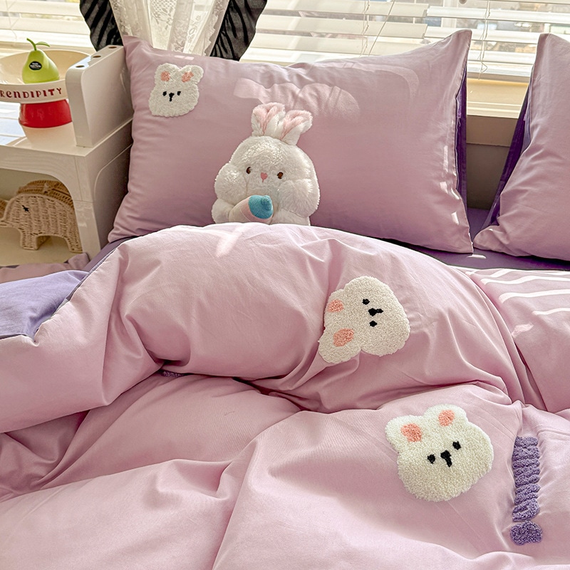 漫画のタオル刺繍ピュアコットン4ピースコットン子供用かわいい寝具キルトカバーベッドシートとベッドカバー女性用の3ピースセット