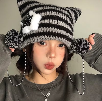 猫耳ニット帽 ハンドメイド 【最終価格】 猫耳ニット帽 猫耳帽子 ハンドメイド編み物 y2k 安全ピン