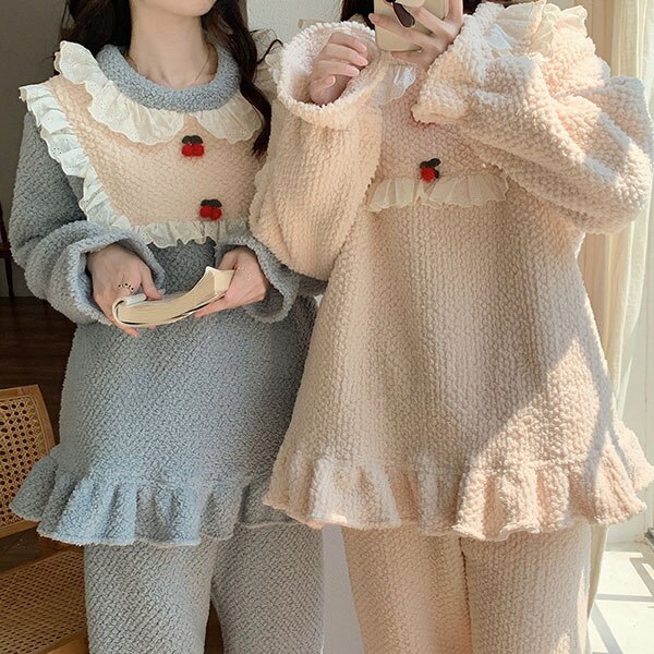 ルームウェア 寝巻き 寝間着 かわいい 暖かい ズボン付き いちご柄 パジャマ 着心地よい レディース ゆったり 気持ちいい 癒し感 長袖パジャマ お揃い サンゴベルベット 冬 女の子パジャマ