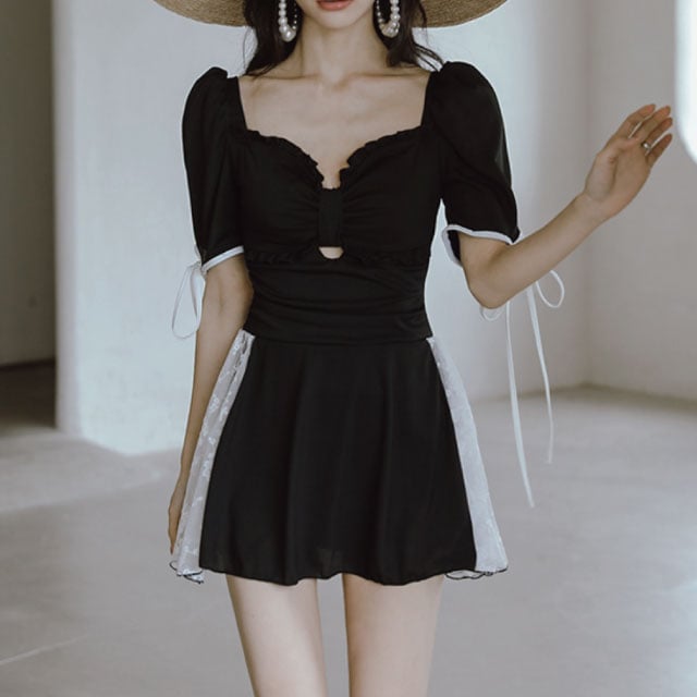 半袖 レース切り替え ワンピース水着 パイピング リボンデザイン モノトーン 5,502円