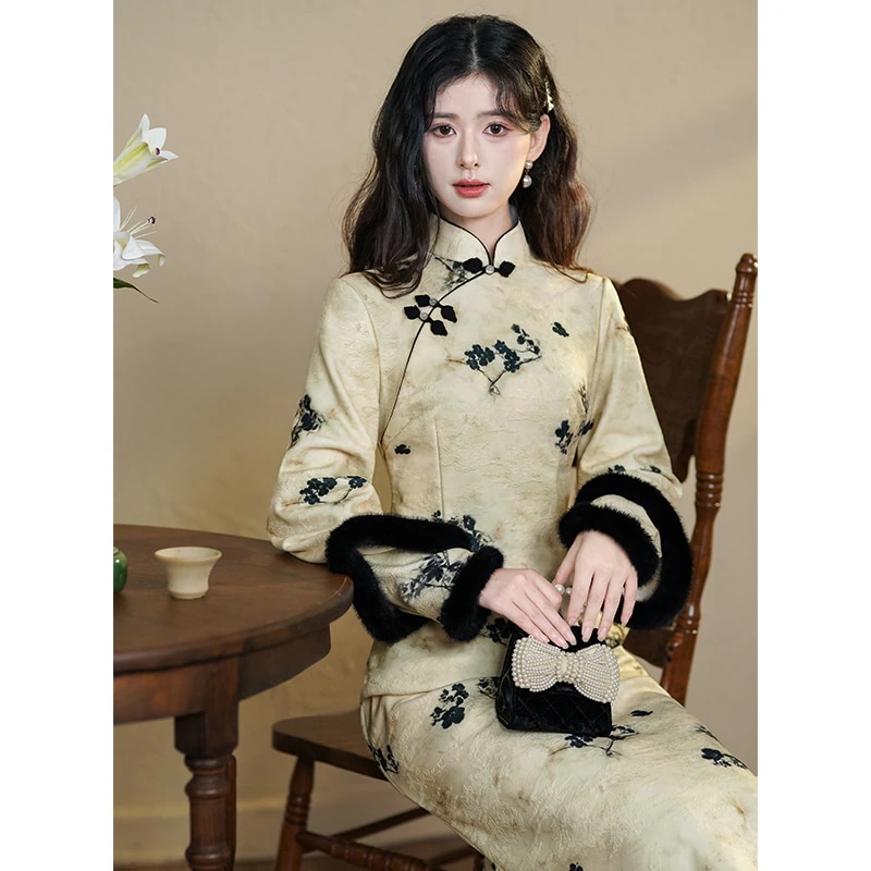 ワンピースドレスドレス新しいスタイルの改善されたチョンサム2025新鮮でエレガントな若いスタイルと女性のためのベルベット太いスタイルレトロ漢服スタイル冬