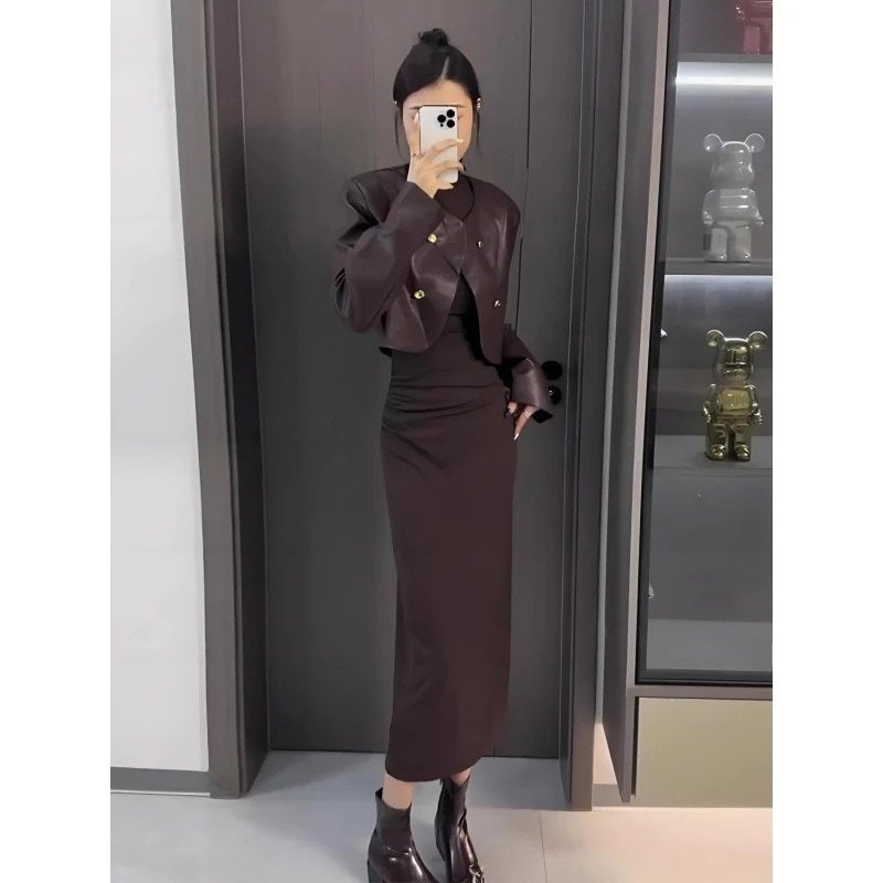 ハイエンドのカスタマイズ-スーツ 2024 春と秋の新 Pu レザーショートジャケット女性のスリムフィットドレス気質 2 点セット