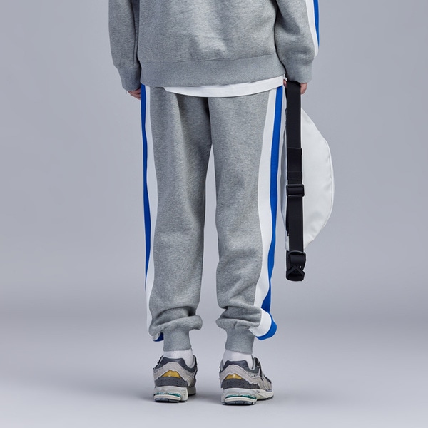 グレーベルベット青と白のパッチワークルーズスウェットパンツ 9,486円