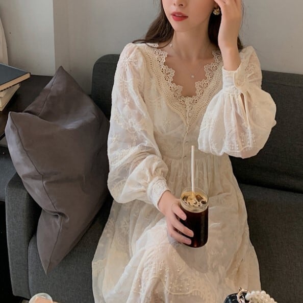 ワンピース 上着 人気 おすすめ おしゃれ お洒落 激安 安い プチプラ 長袖 ロング シースルー Vネック ふわふわ パフスリーブ ふんわり Aライン レース 透け 可愛い かわいい 韓国