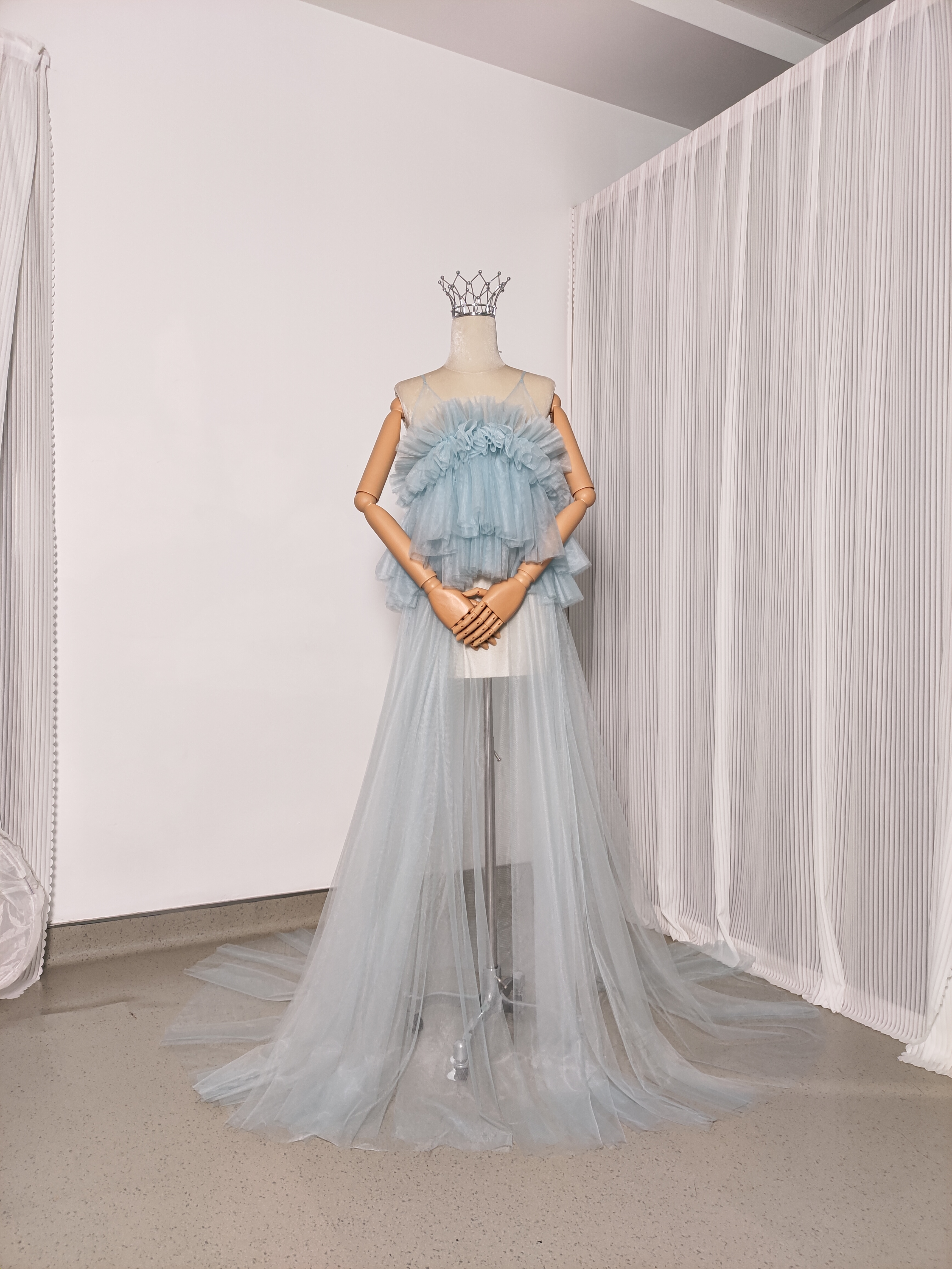 爽やかで優しいブルー オーバードレス キャミソール 胸元フリル ソフトチュール 前撮り 妊婦