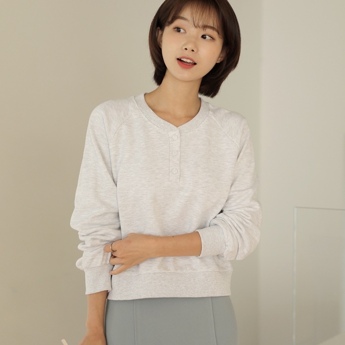 [韓国ファッション] 3つボタン ロングスリーブ クロップド丈 スウェットTシャツ