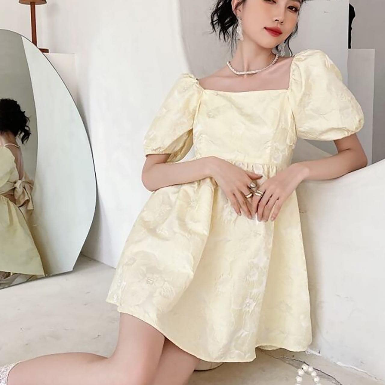バックリボンワンピース ワンピース フレアワンピース ワンピドレス ミニ ミニ丈 ショート ショート丈 袖あり 半袖 パフスリーブ スクエアネック フレア Aライン リボン バックリボン かわいい