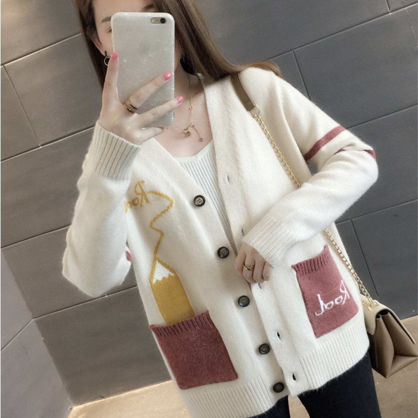 トップス カーディガン ニット 袖あり 長袖 Vネック 襟なし ゆったり 厚手 かわいい 大人可愛い カジュアル 大人 おしゃれ お洒落 大人女子 こなれ感 ラフ ラブリー キュート 個性的 主役級