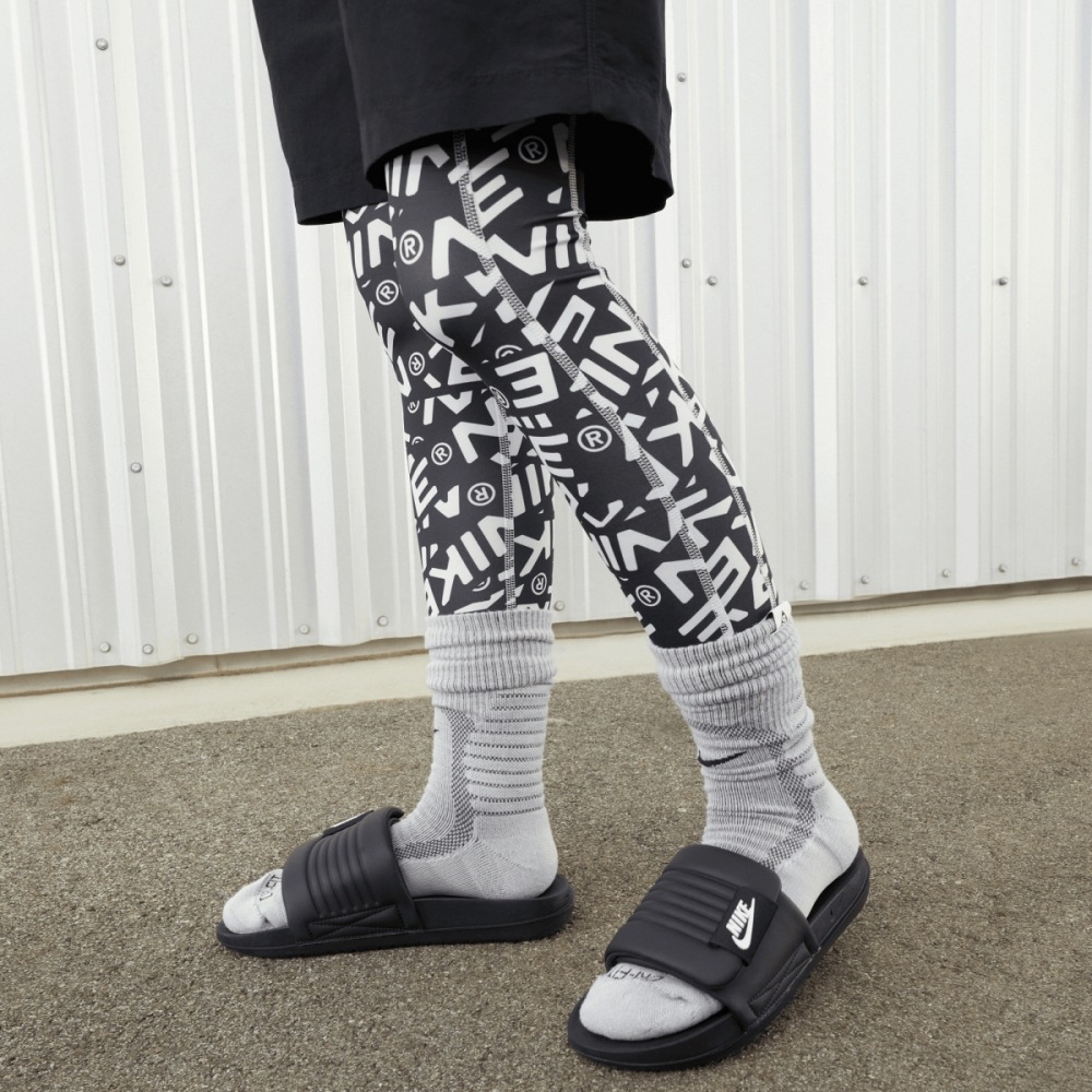 ナイキウーマンズナイキオフコートアドジャストスライド（002）