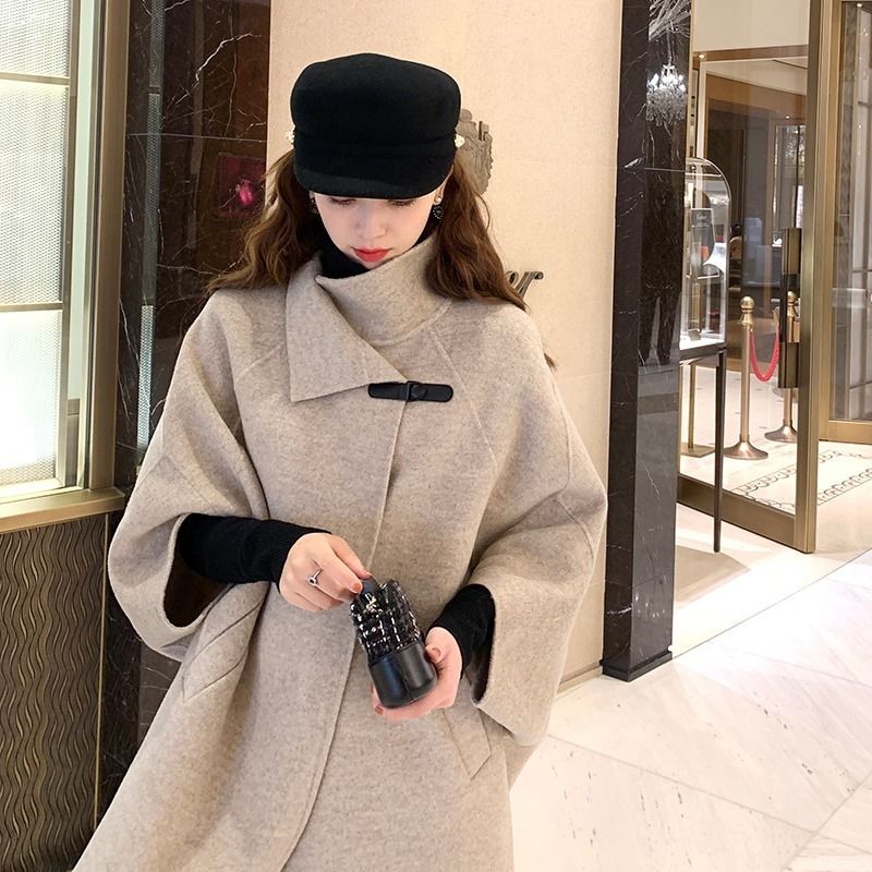 No.1 気質満点 スタイリッシュ セレブ気質 目立つ ボタン フェミニン 五分袖 ハイネック ポン 5,117円