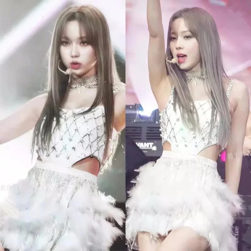 【2枚購入で200円 OFF！急速出荷】Aespawinter コーチェラ フラッシュ ダイヤモンド パフォーマンス コスチューム キャミソール フェザー ダイヤモンド スカート スーツ